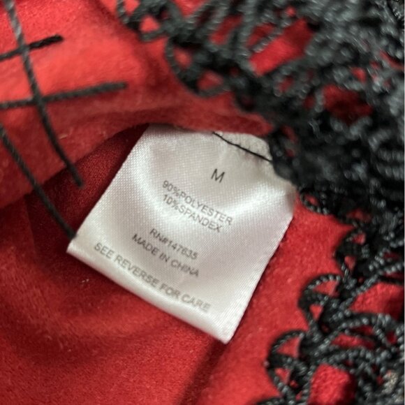 Romeo & Juliet Womens Sleeveless Red & Black Patchwork Fringe Shirt Sz M - Picture 5 of 6